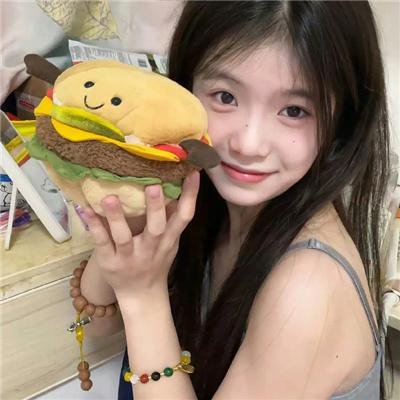 穿到对手身上我被迫营业